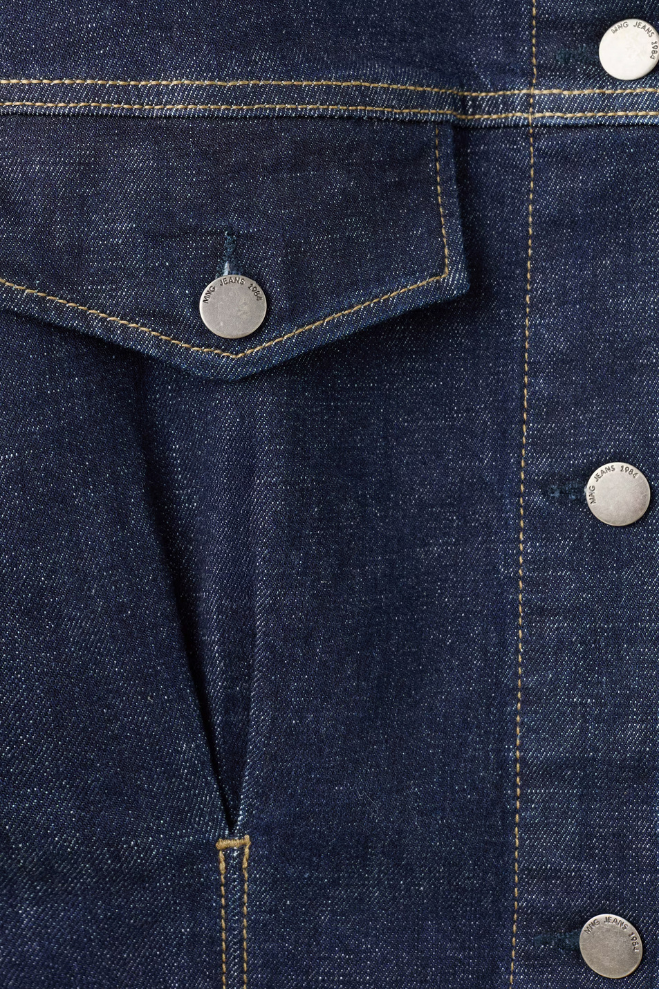 Женский Mango Куртка джинсовая FLOR с карманами (цвет ), артикул 17069119 | Фото 5