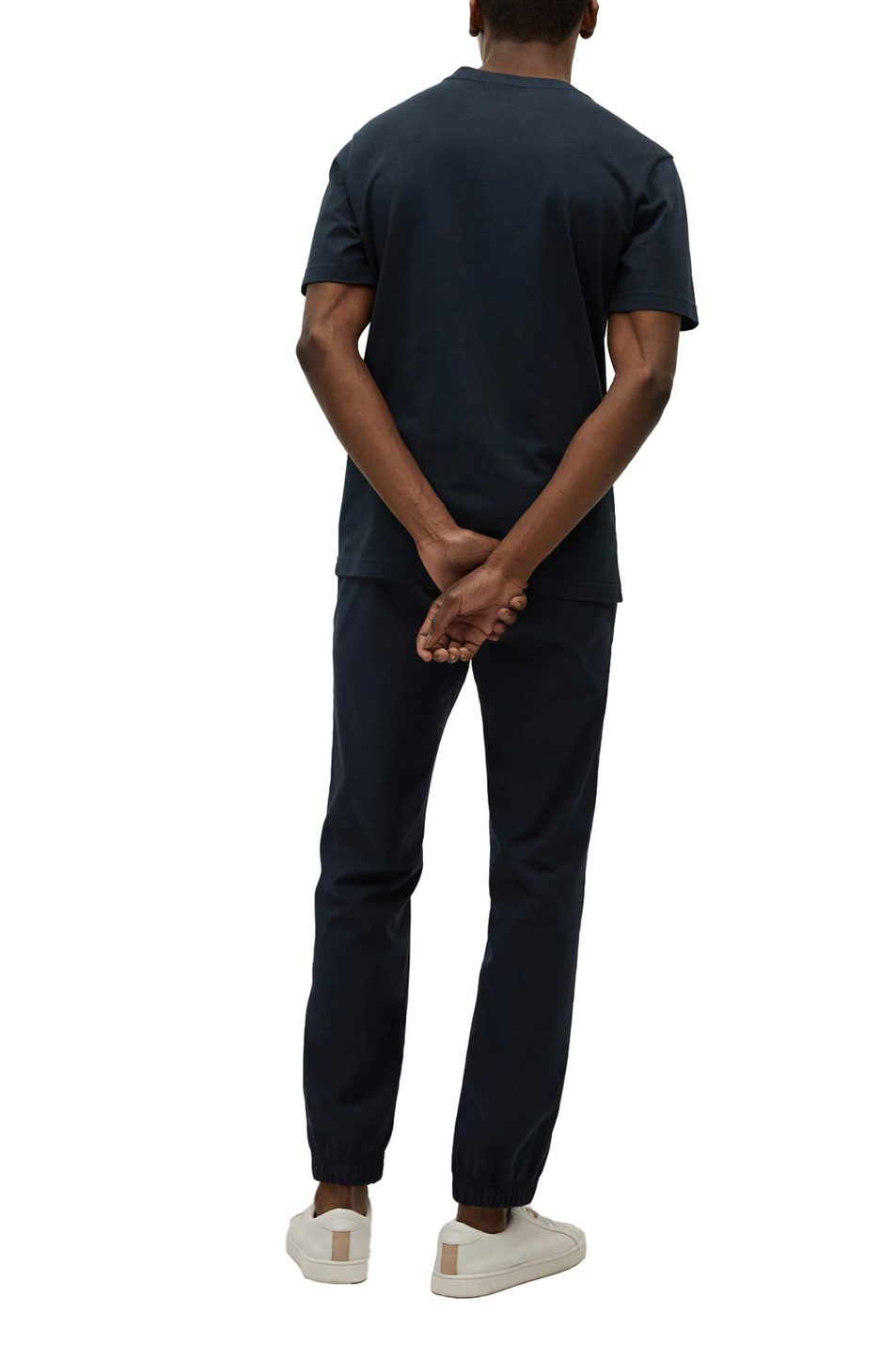 Мужской Mango Man Базовая футболка CHELSEA с V-образным вырезом (цвет ), артикул 17091086 | Фото 4