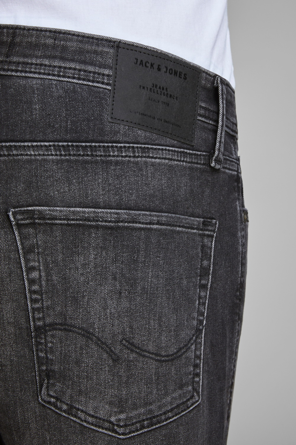 Мужской Jack & Jones Джинсы Mike Comfort fit (цвет ), артикул 12148925 | Фото 2