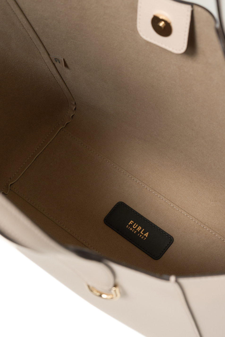 Женский Furla Сумка-тоут LEA M из натуральной кожи (цвет ), артикул WB01941-ARE000 | Фото 5
