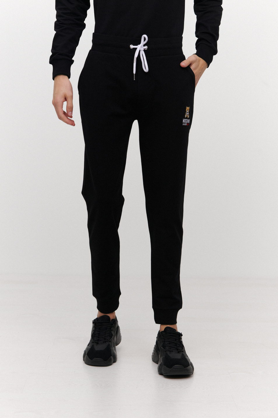 Брюки спортивные|Основной цвет:Черный Мужской MOSCHINO underwear Брюки спортивные (цвет ), артикул A4305-8106 | Фото 1