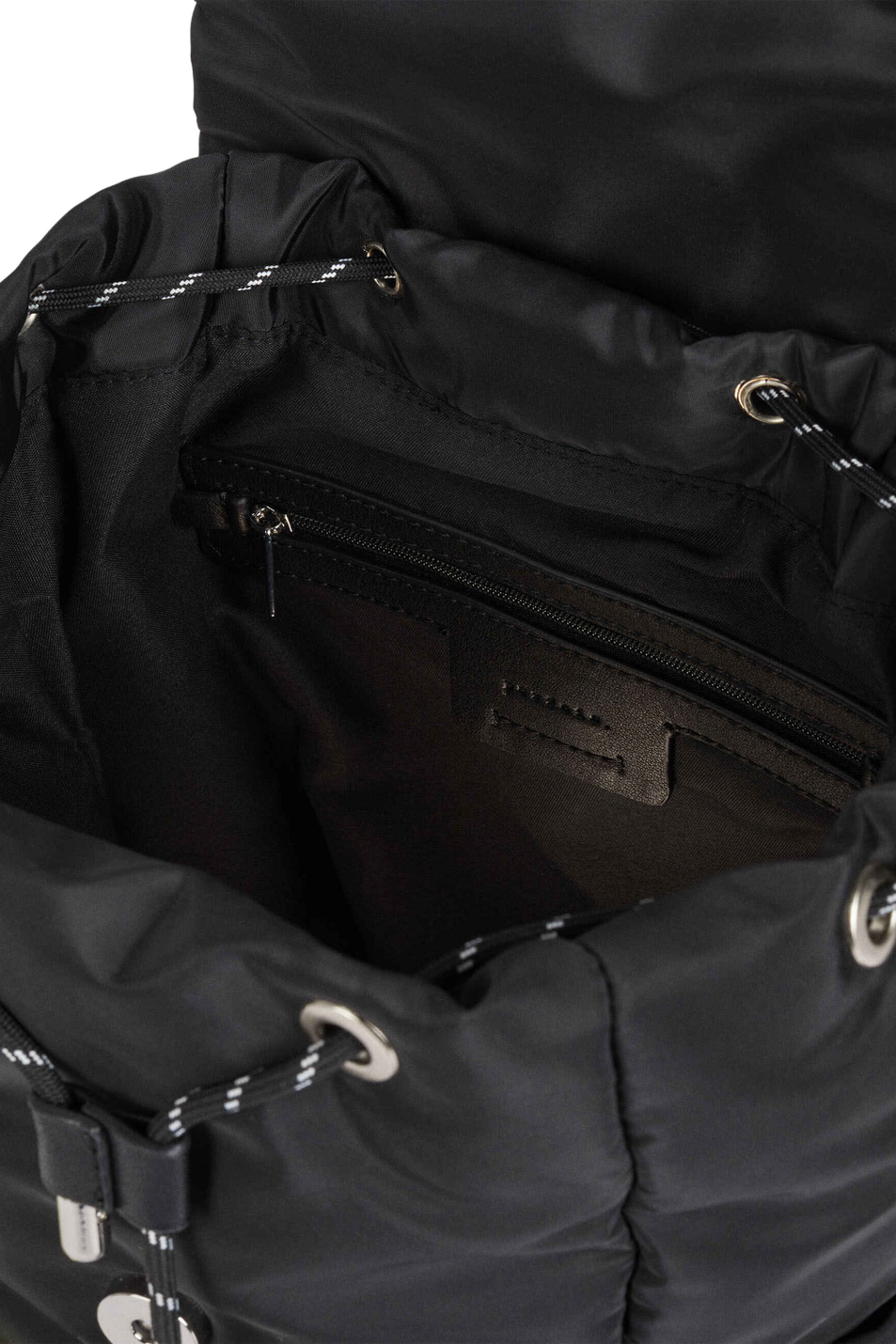 Parfois Нейлоновый рюкзак с внешними карманами (цвет ), артикул 188154 | Фото 4