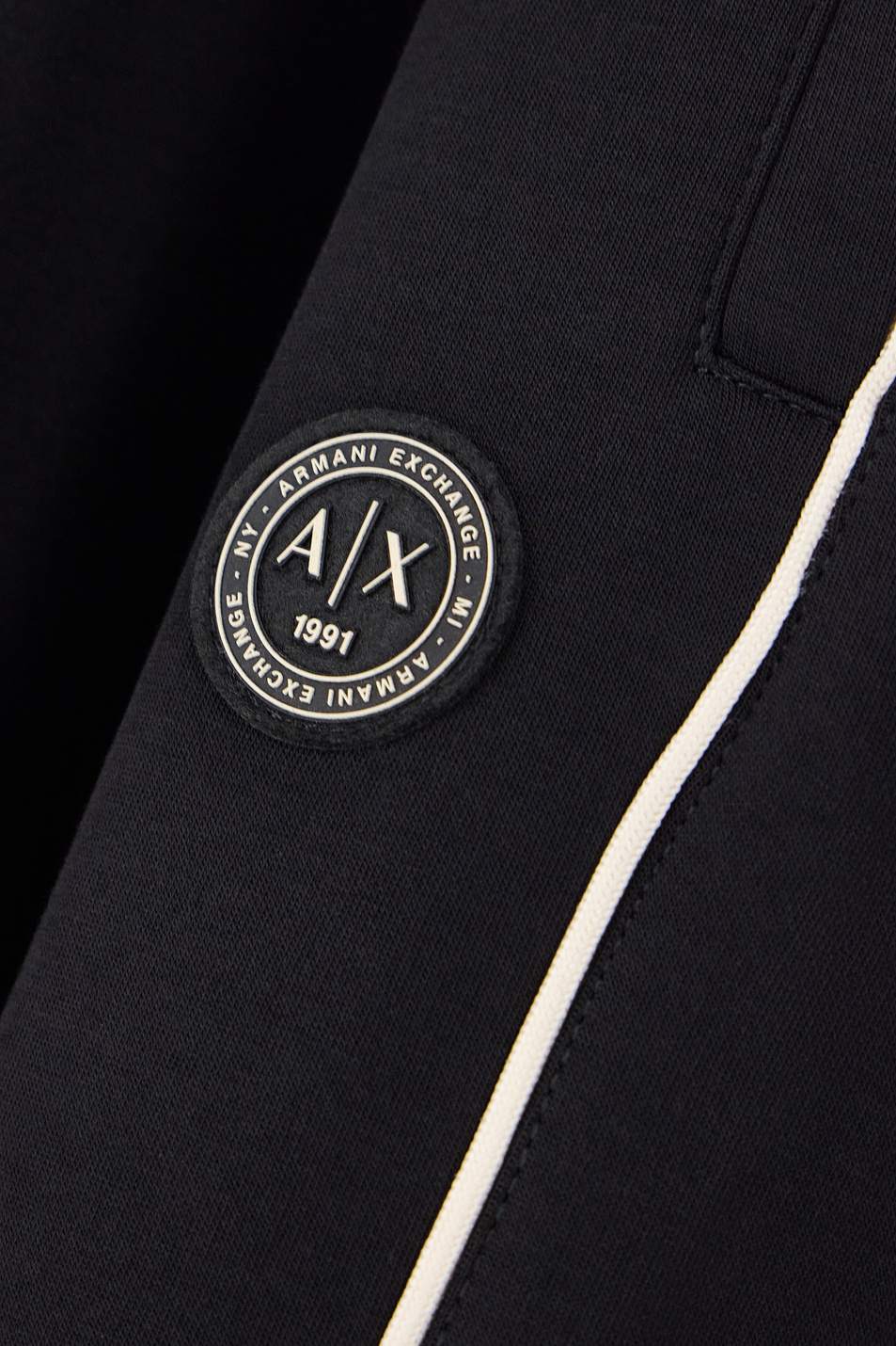 Брюки из смесового хлопка с кулиской|Основной цвет:Черный Мужской Armani Exchange Брюки из смесового хлопка с кулиской (цвет ), артикул XM002945-AF10818 | Фото 7