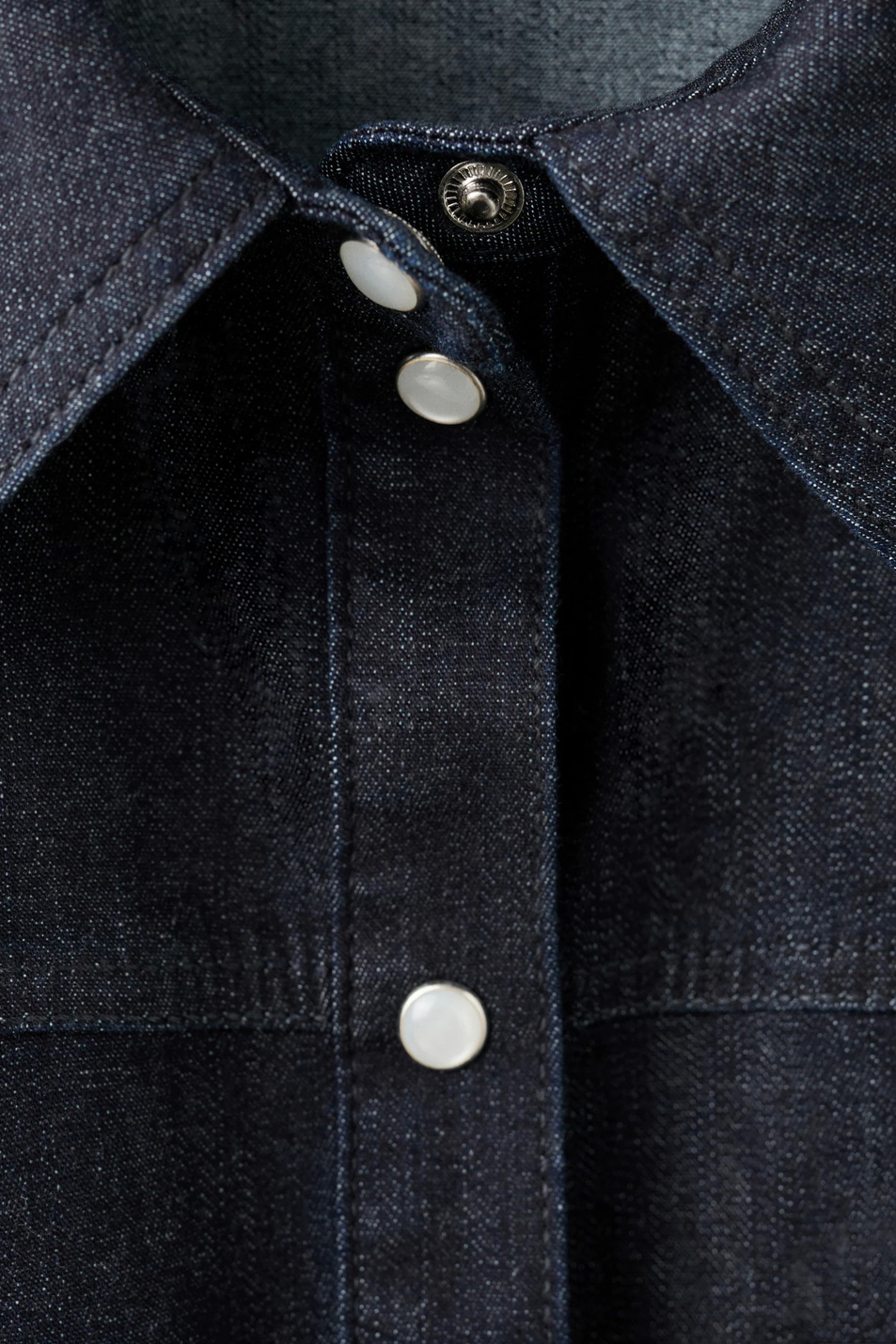 Женский Mango Рубашка ODETTE джинсовая (цвет ), артикул 27073296 | Фото 4