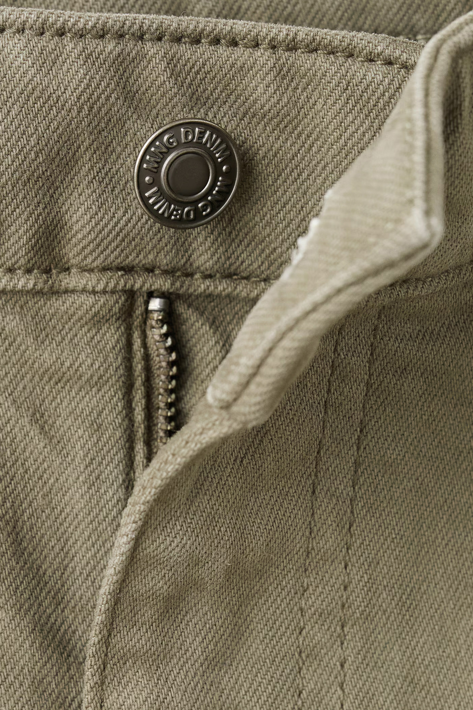 Мужской Mango Man Джинсы BENC однотонные (цвет ), артикул 27075940 | Фото 5