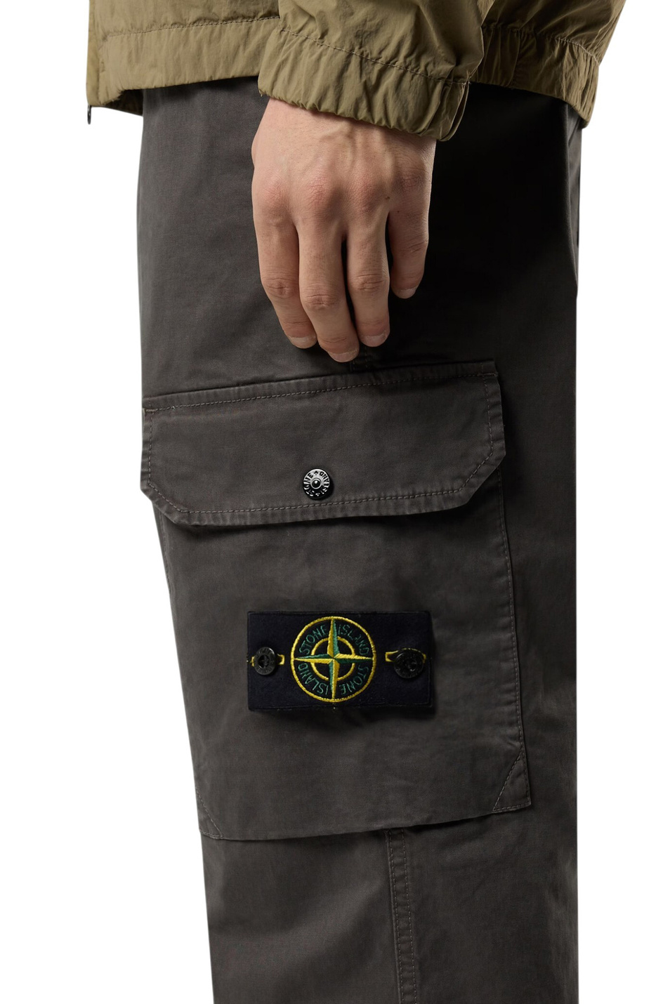 Мужской Stone Island Брюки карго из хлопка (цвет ), артикул L1S153100011-S0004 | Фото 6