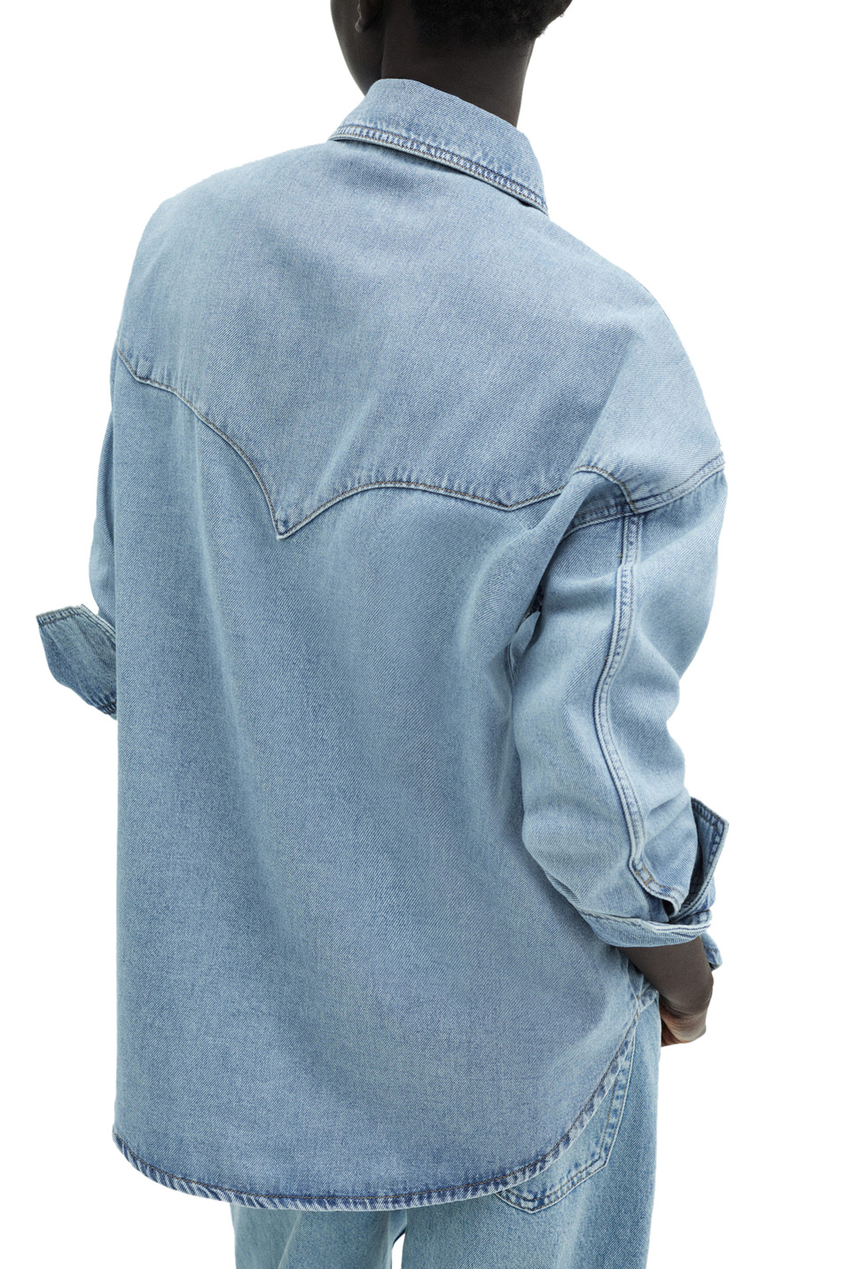 Женский Mango Рубашка WESTIE джинсовая с нагрудными карманами (цвет ), артикул 67085734 | Фото 4
