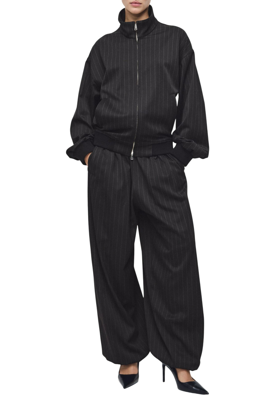 Женский Mango Брюки STRIPE в тонкую полоску (цвет ), артикул 27081339 | Фото 2