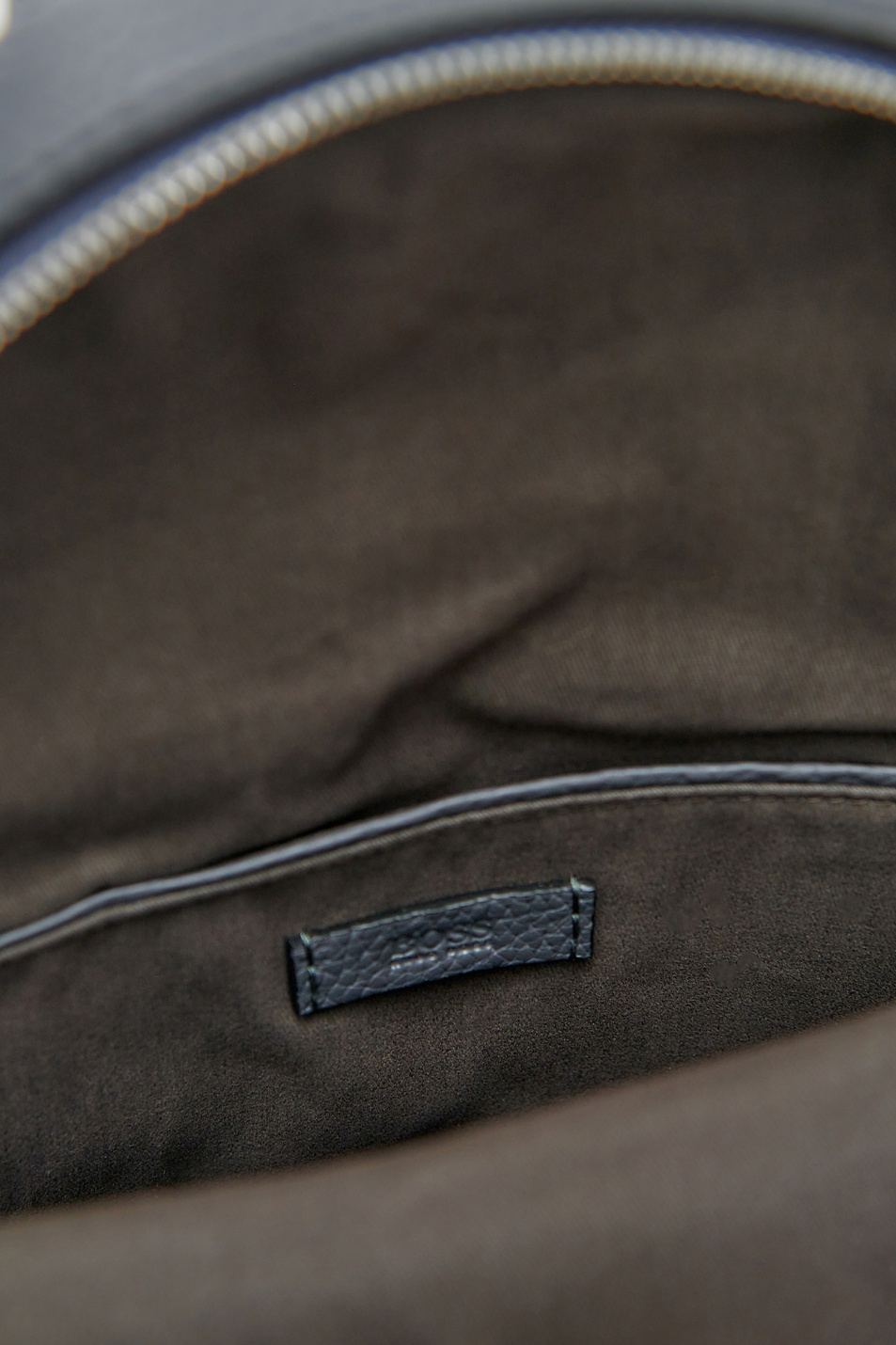 BOSS Рюкзак с одинарным ремнем из натуральной кожи (цвет ), артикул 50431685 | Фото 4