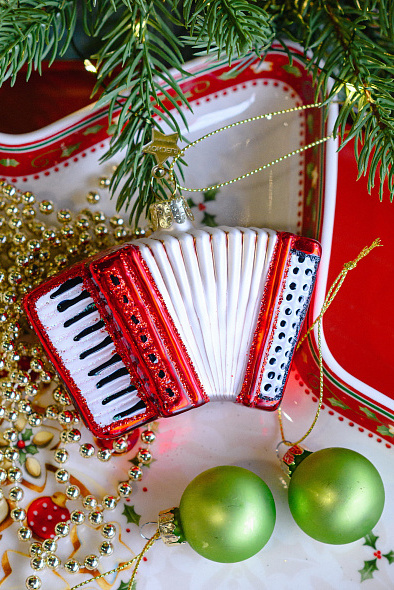 Не имеет пола Vondels Елочная игрушка "Аккордеон красный" 7 см (цвет ), артикул 1240705070017 | Фото 4