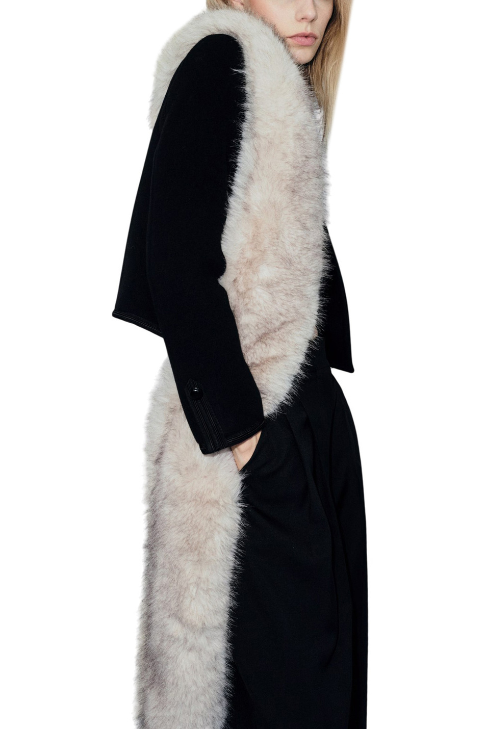 Женский Mango Шарф FLUFY из искусственного меха (цвет ), артикул 27091200 | Фото 4