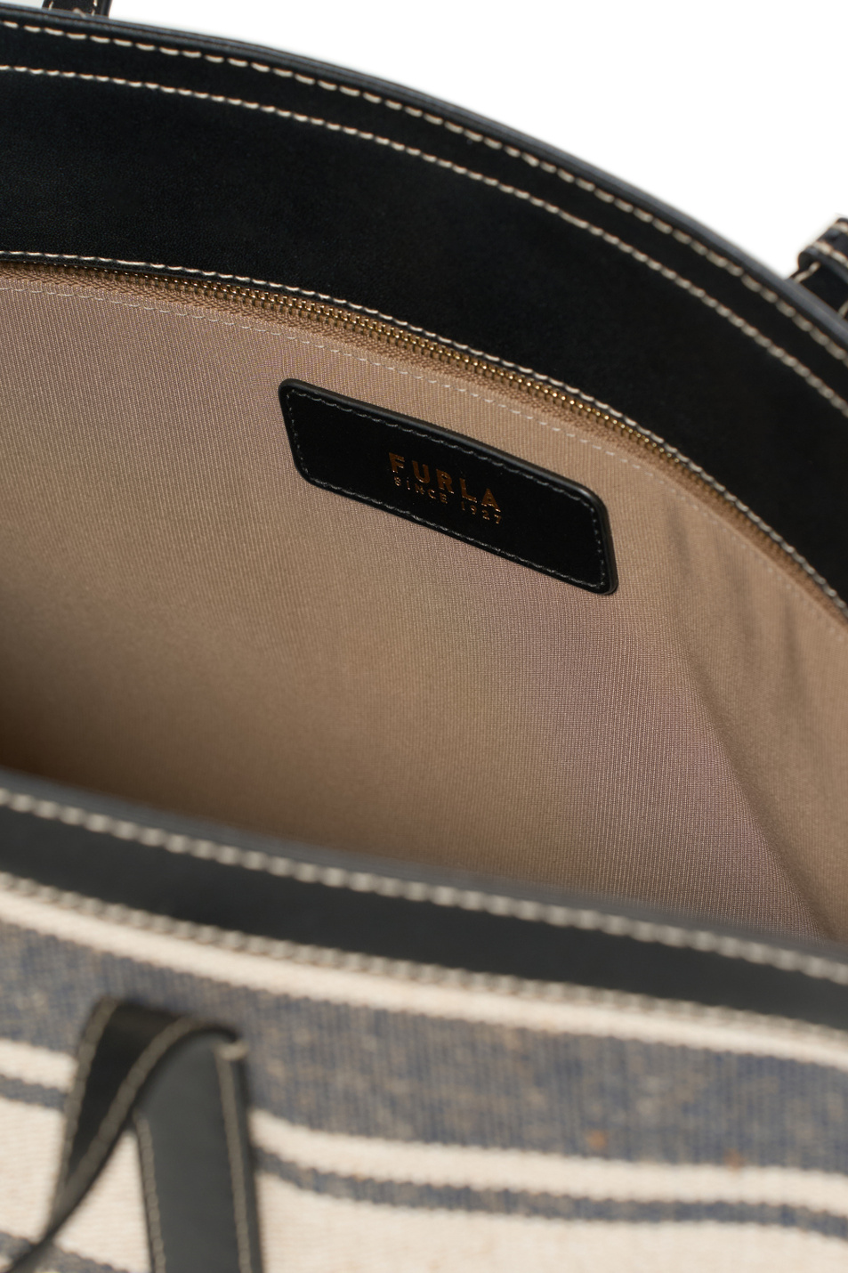 Женский Furla Сумка-тоут Debby Tote L (цвет ), артикул WB02007-BX4353 | Фото 5
