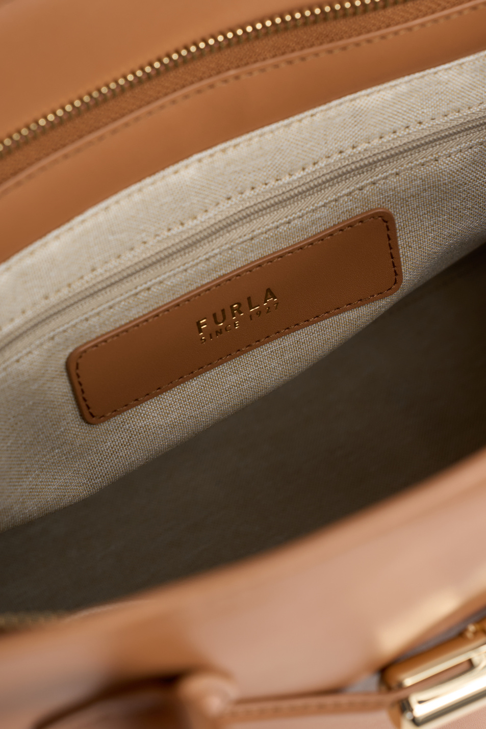 Женский Furla Сумка GOCCIA L из натуральной кожи (цвет ), артикул WB01504-BX3104 | Фото 3
