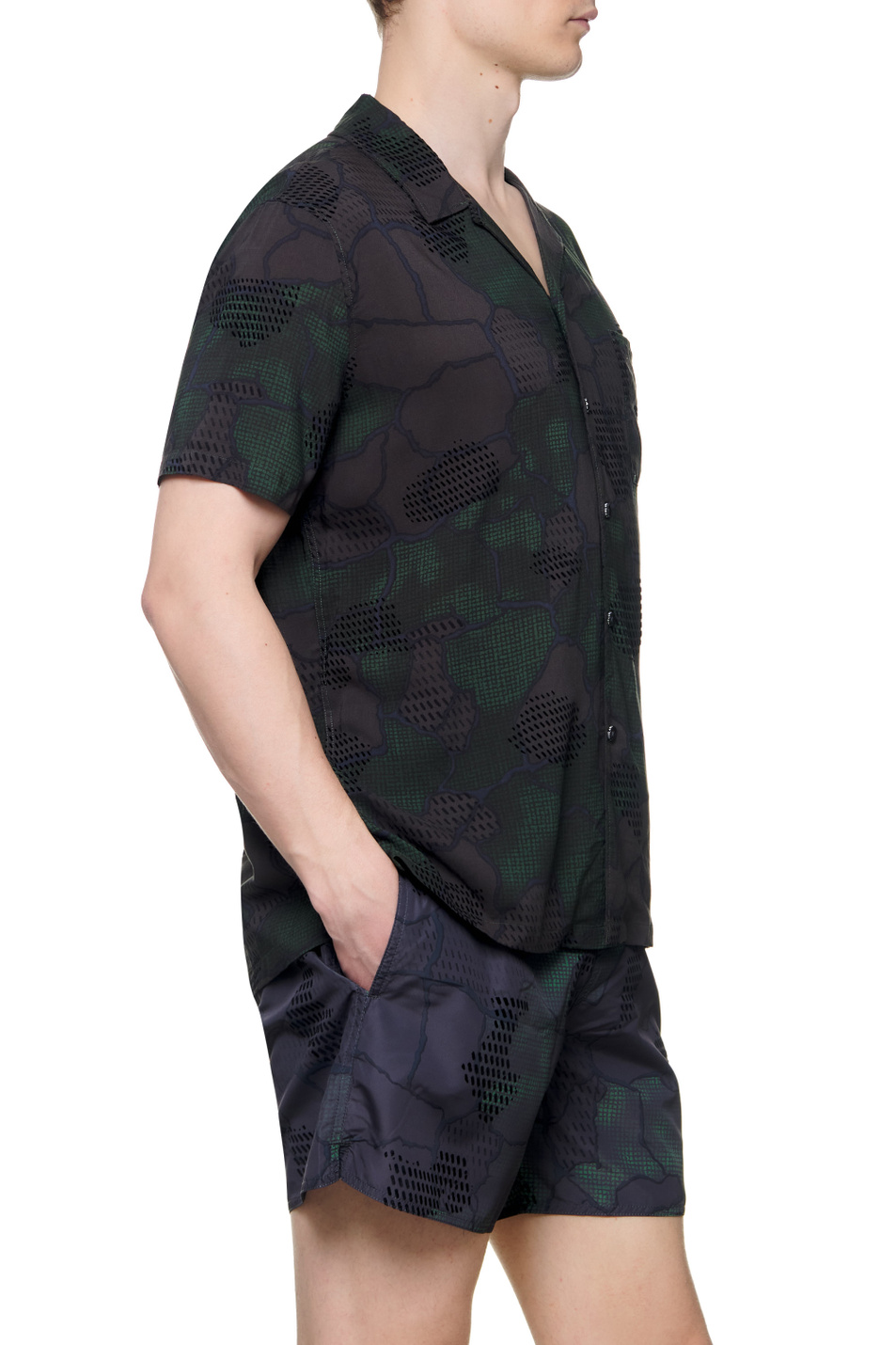 Emporio Armani Рубашка из вискозы с абстрактным принтом (цвет ), артикул 211823-2R467 | Фото 3