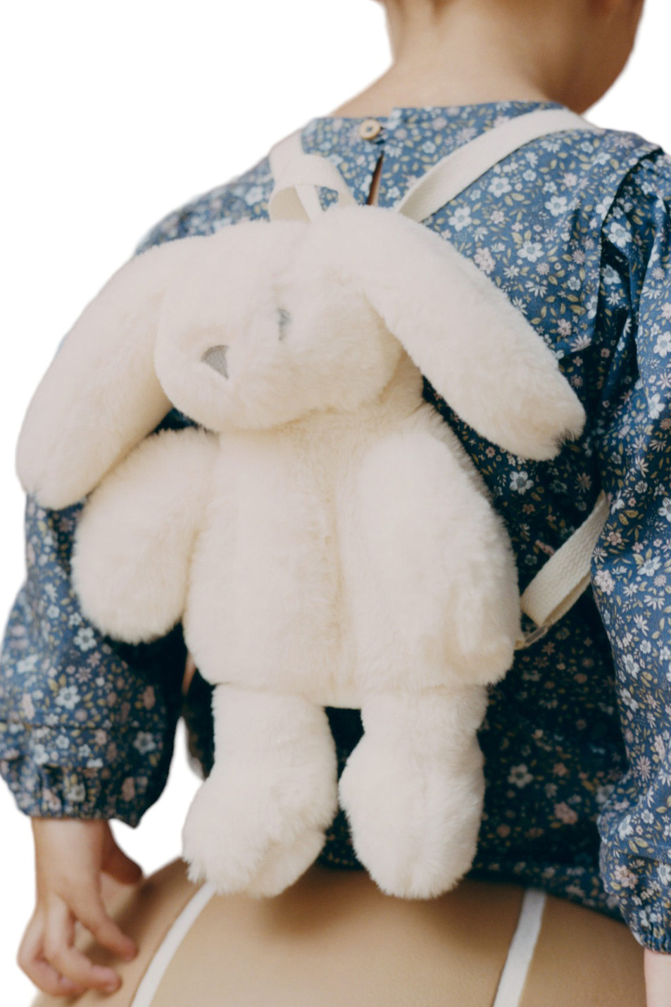 Девочкам Mango Kids Рюкзак BUNNY в виде кролика (цвет ), артикул 57084030 | Фото 3