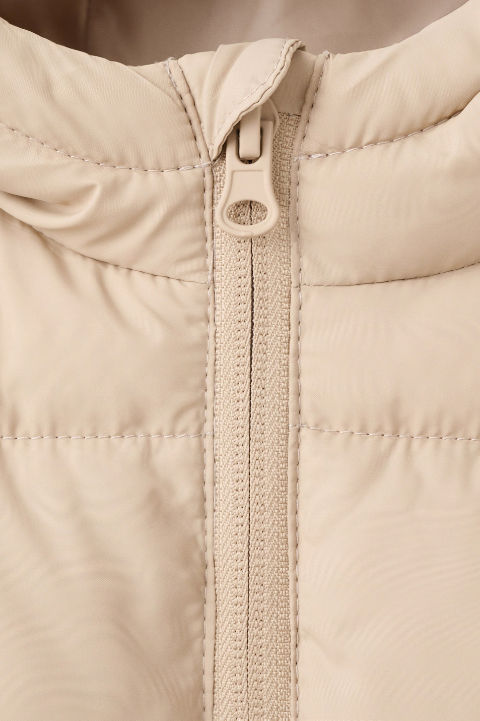 Мальчикам Mango Kids Жилет ALDOV стеганый с капюшоном (цвет ), артикул 27091309 | Фото 4