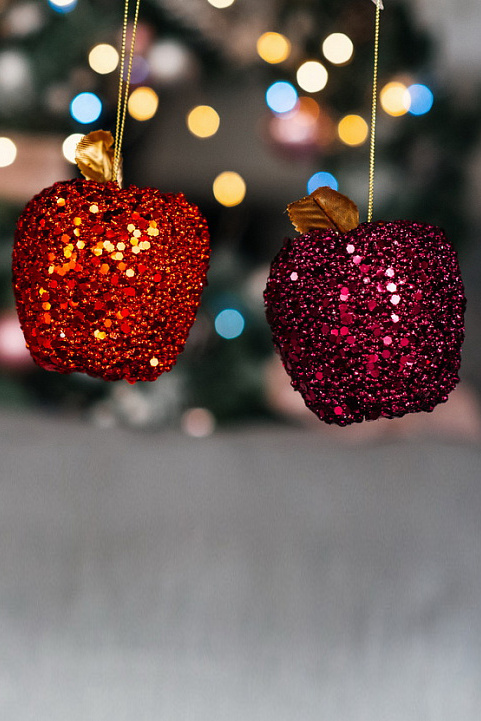 Не имеет пола Gisela Graham Елочная игрушка "Красный фрукт" 9 см (цвет ), артикул 16041 | Фото 2