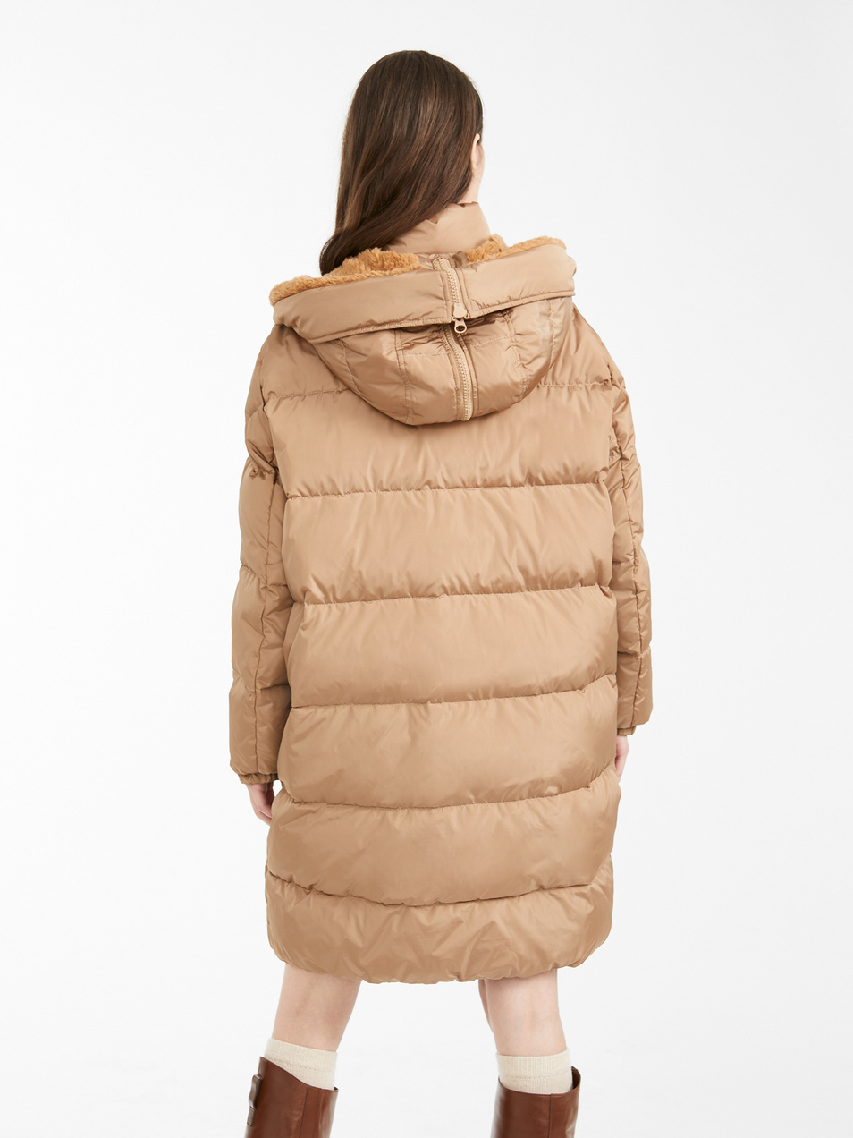 Женский Weekend Max Mara Стеганый пуховик ZADAR (цвет ), артикул 54960903 | Фото 4