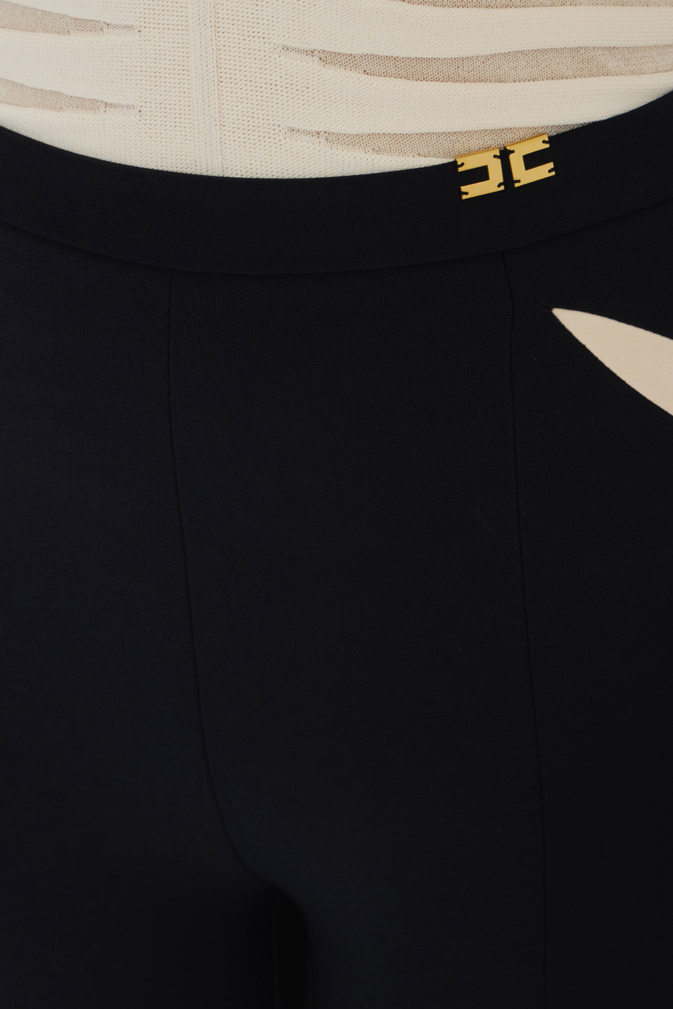 Женский Elisabetta Franchi Брюки с разрезами (цвет ), артикул PA15961E2 | Фото 5