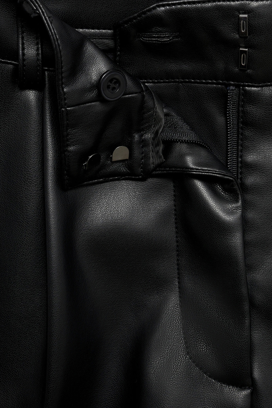 Женский Mango Шорты ANNA из искусственной кожи (цвет ), артикул 17035168 | Фото 5