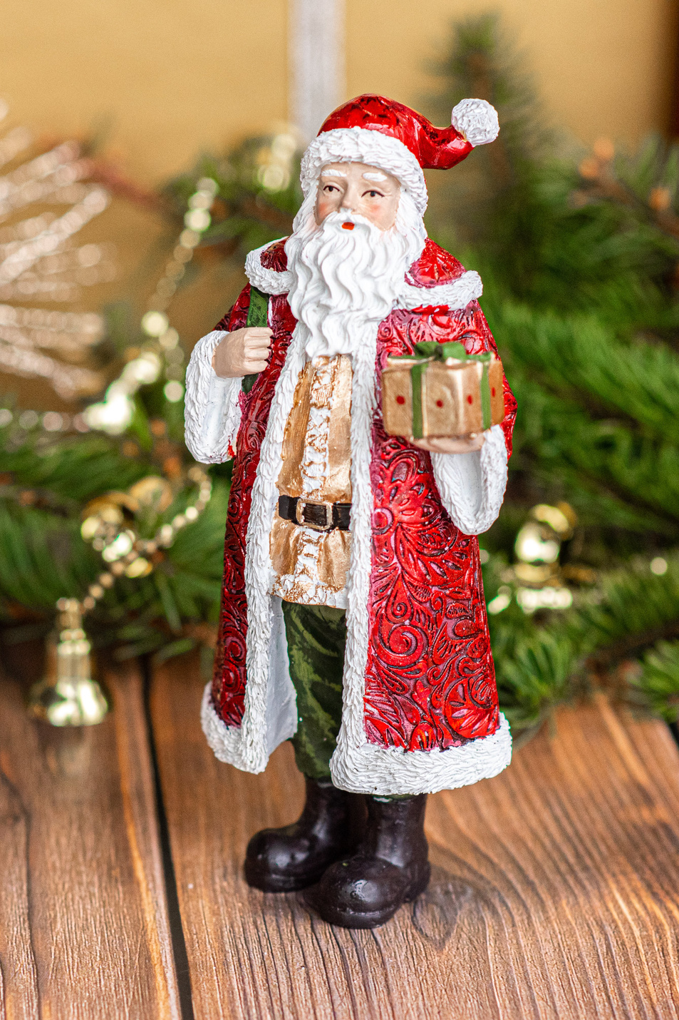 Не имеет пола Palais Royal Фигурка "Санта с маленьким подарком", 21,5 см (цвет ), артикул 1022104 | Фото 2