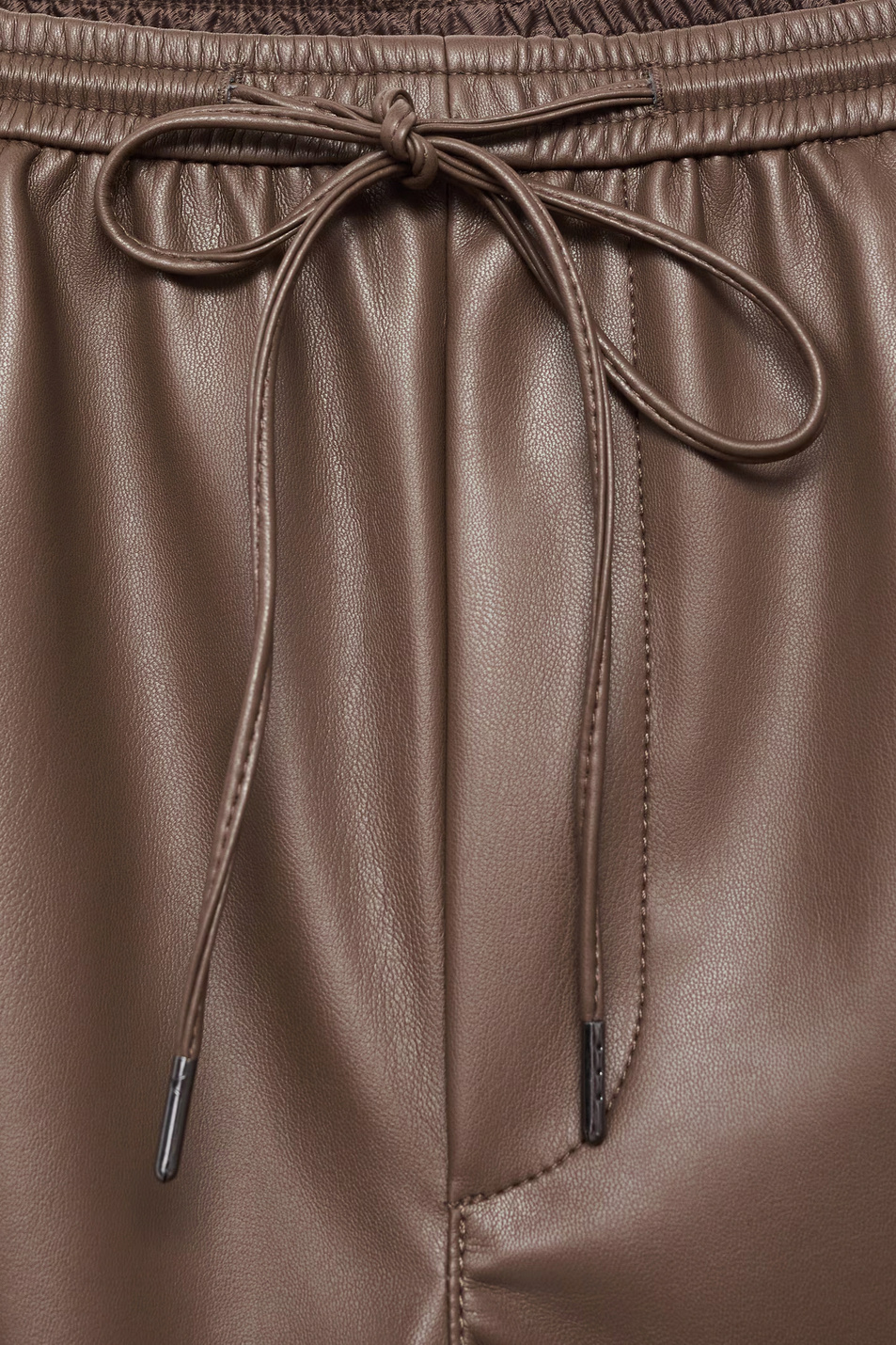 Женский Mango Брюки APPLE из искусственной кожи (цвет ), артикул 17075974 | Фото 5