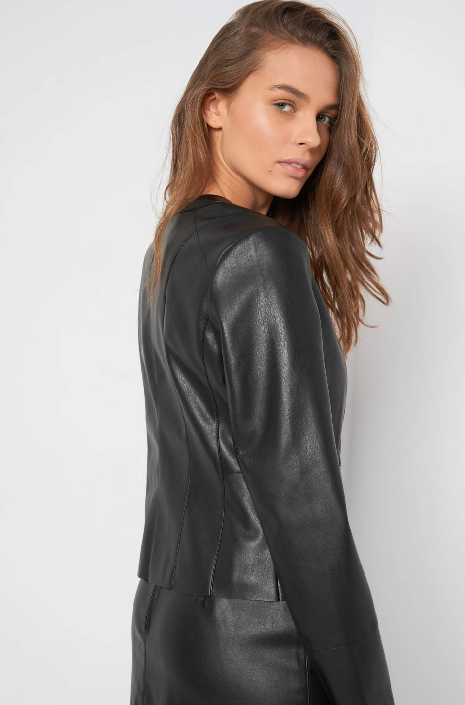 Orsay Куртка с покрытием под кожу (цвет ), артикул 800152 | Фото 4