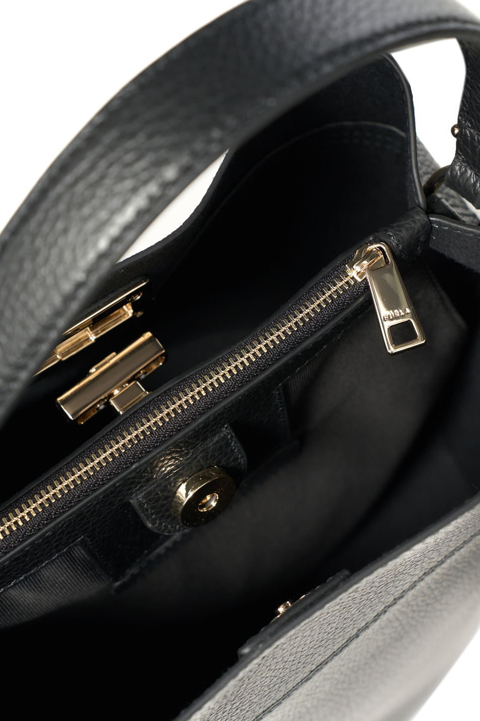 Женский Furla Сумка-ведро Amelia M из натуральной кожи (цвет ), артикул WB01953-HSF000 | Фото 5