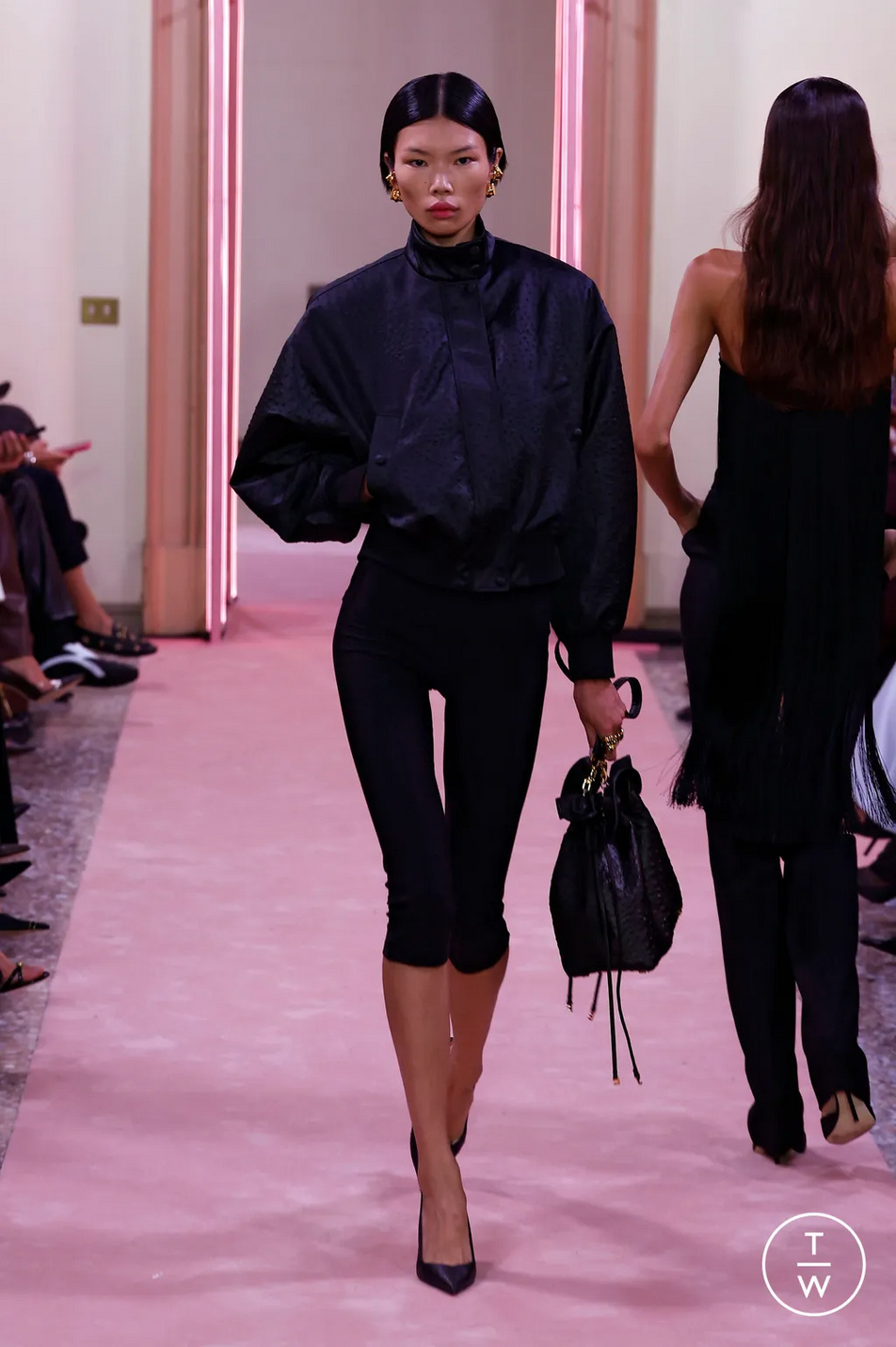 Женский Elisabetta Franchi Бобмер с фактурной отделкой (цвет ), артикул GB06D63E2 | Фото 6