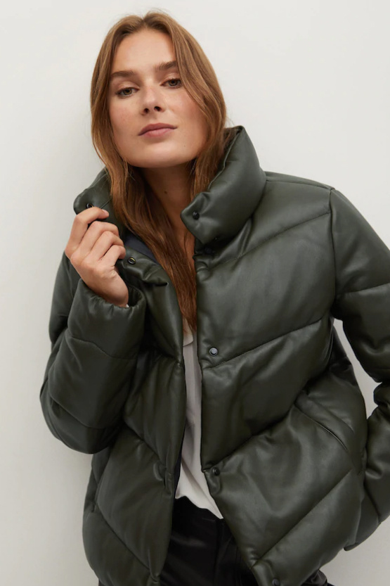 Женский Mango Стеганая куртка ZIG из экокожи (цвет ), артикул 77019403 | Фото 1