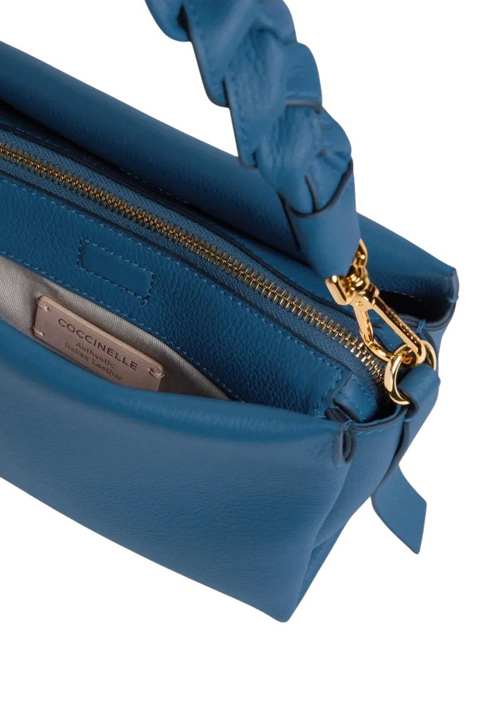 Сумка BOHEME GRANA DOUBLE из натуральной кожи с плетеной ручкой|Основной цвет:Синий Женский Coccinelle Сумка BOHEME GRANA DOUBLE из натуральной кожи с плетеной ручкой (цвет ), артикул E1M50580101 | Фото 3