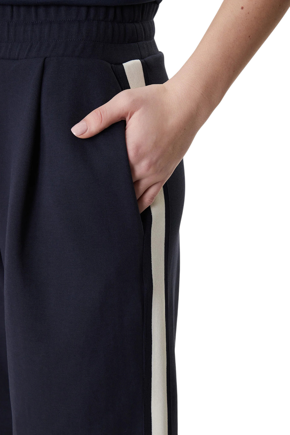 Женский Weekend Max Mara Брюки PERDONI с лампасами (цвет ), артикул 2615781051 | Фото 6