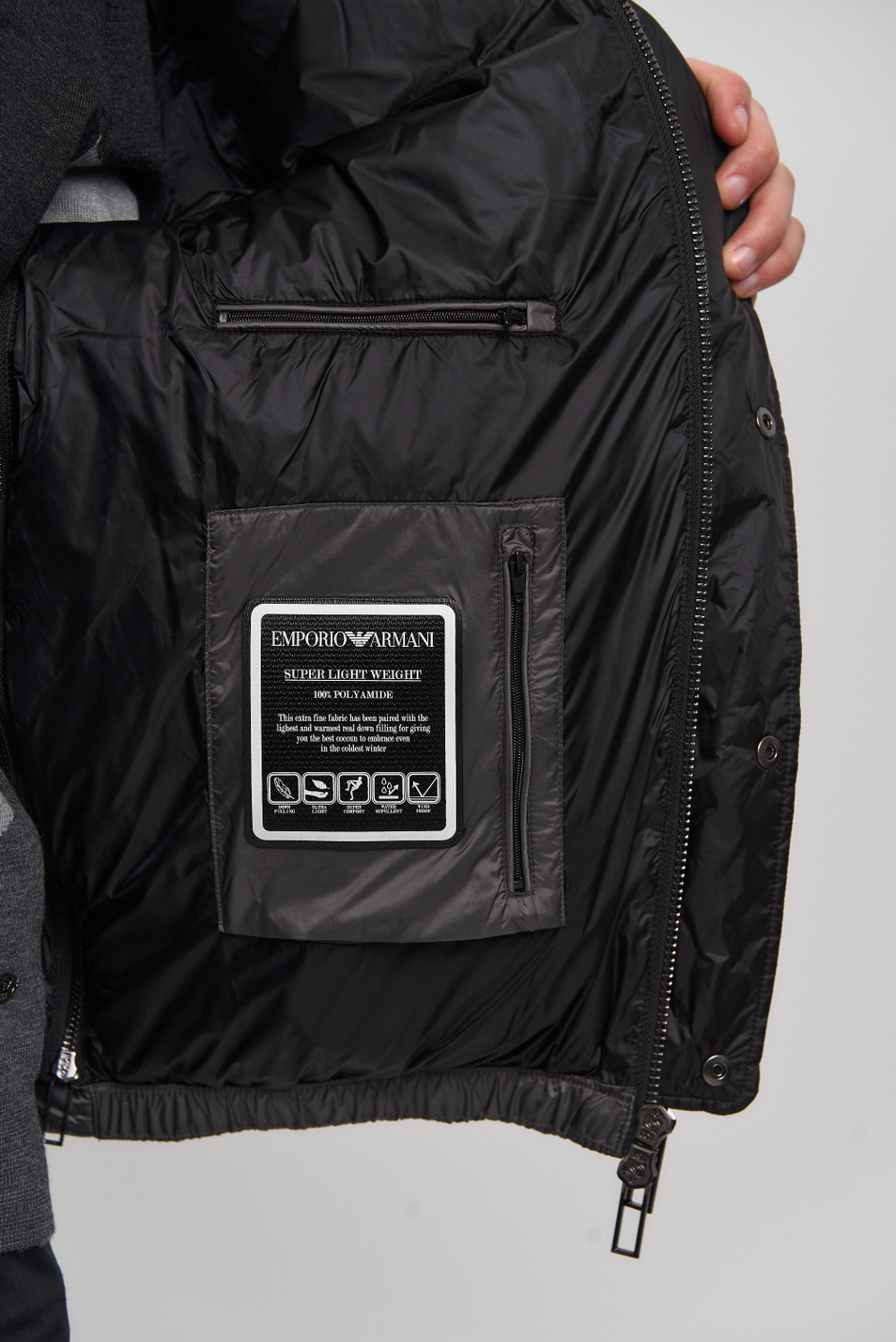 Emporio Armani Стеганая куртка из нейлона с утеплителем из утиного пуха и пера (цвет ), артикул 6H1BL1-1NLSZ | Фото 9