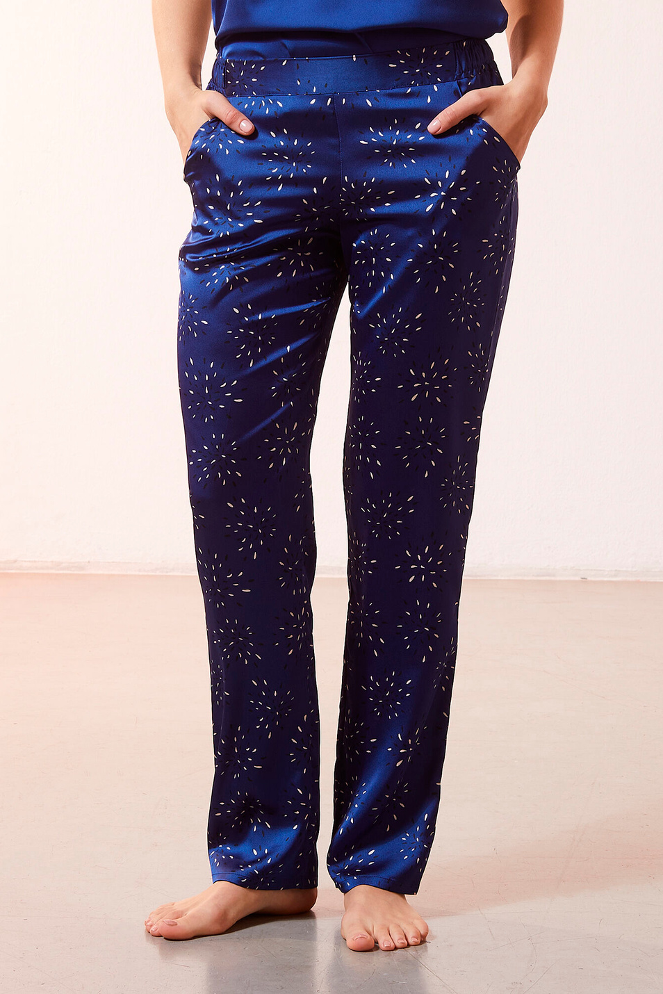 Etam Атласные брюки LILOUE с принтом (цвет ), артикул 6520483 | Фото 1