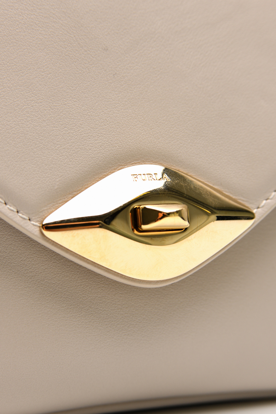 Женский Furla Сумка из натуральной кожи FURLA EYE MINI TOP HANDLE (цвет ), артикул 1045265 | Фото 2