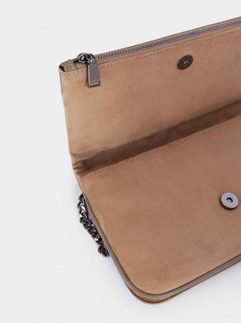 Parfois Фактурная сумка через плечо из искусственной замши со съемным ремешком (цвет ), артикул 182301 | Фото 5