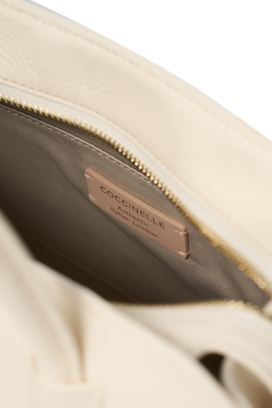 Женский Coccinelle Сумка MYRTHA26 из натуральной кожи (цвет ), артикул E1UAK180101 | Фото 6