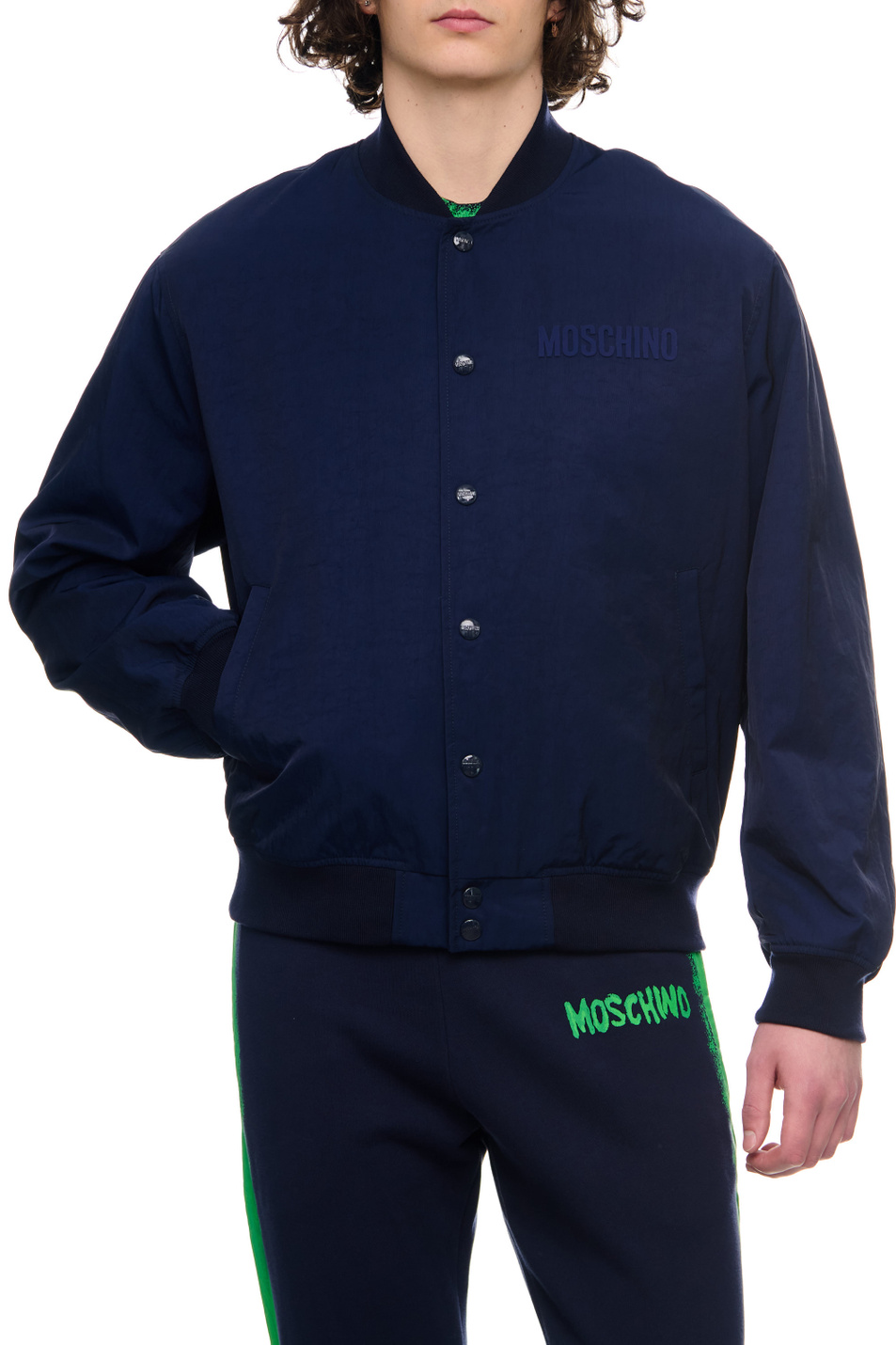 Мужской Moschino Бомбер с крупным логотипом на спинке (цвет ), артикул V0624-2015 | Фото 1