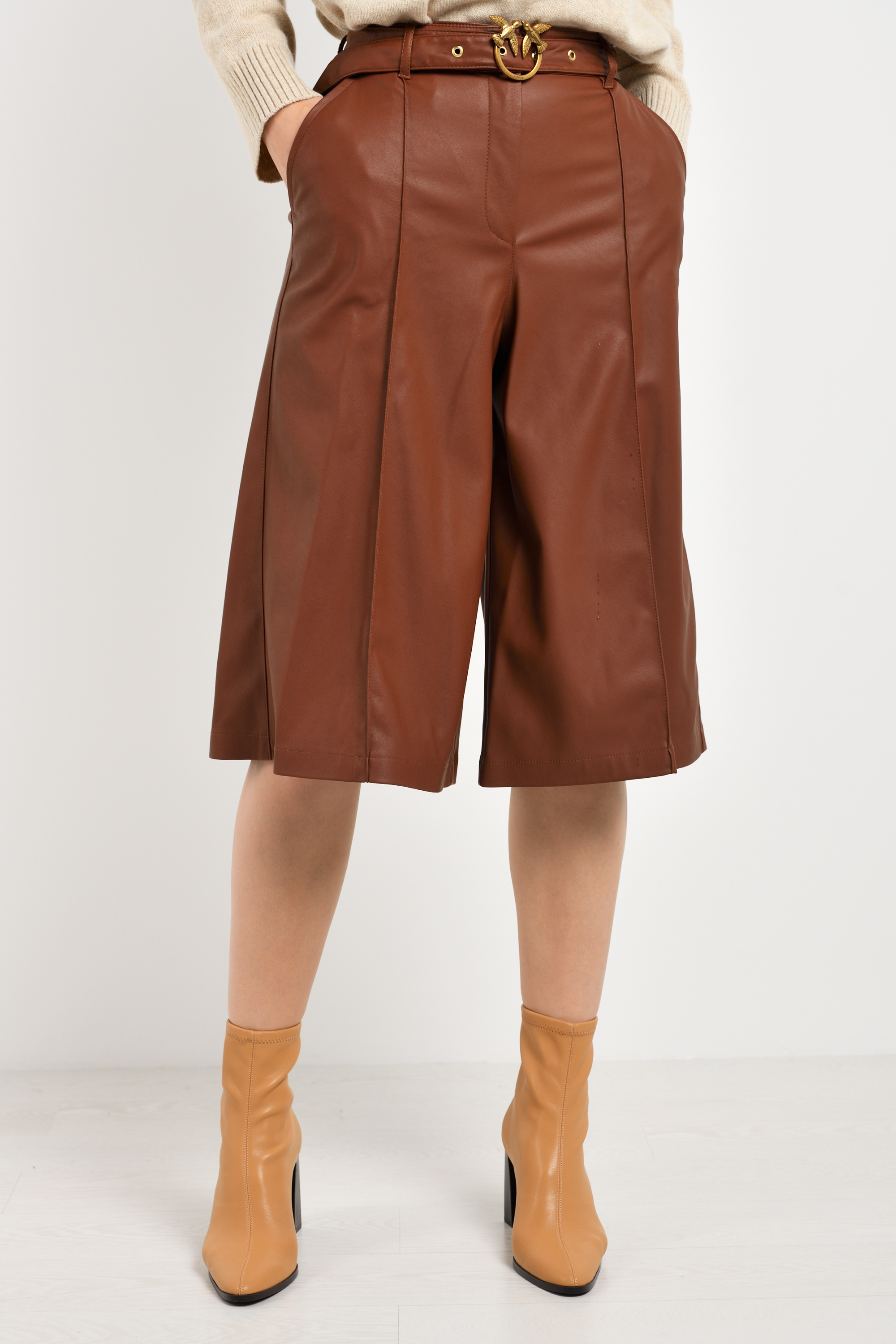 Pinko ❤ женские шорты-кюлоты из экокожи cynar со скидкой 31