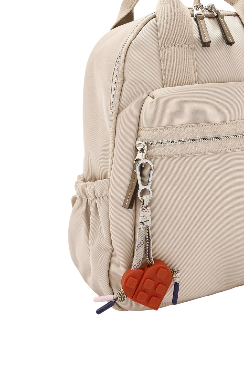 Женский Parfois Рюкзак нейлоновый с подвеской (цвет ), артикул 243849 | Фото 4