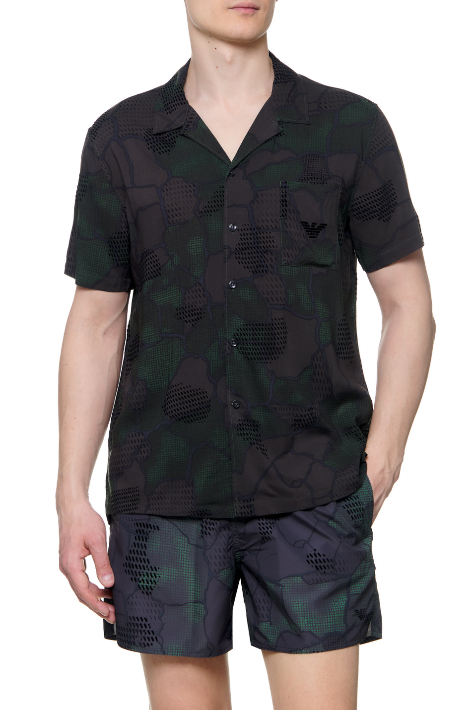 Emporio Armani Рубашка из вискозы с абстрактным принтом (цвет ), артикул 211823-2R467 | Фото 1