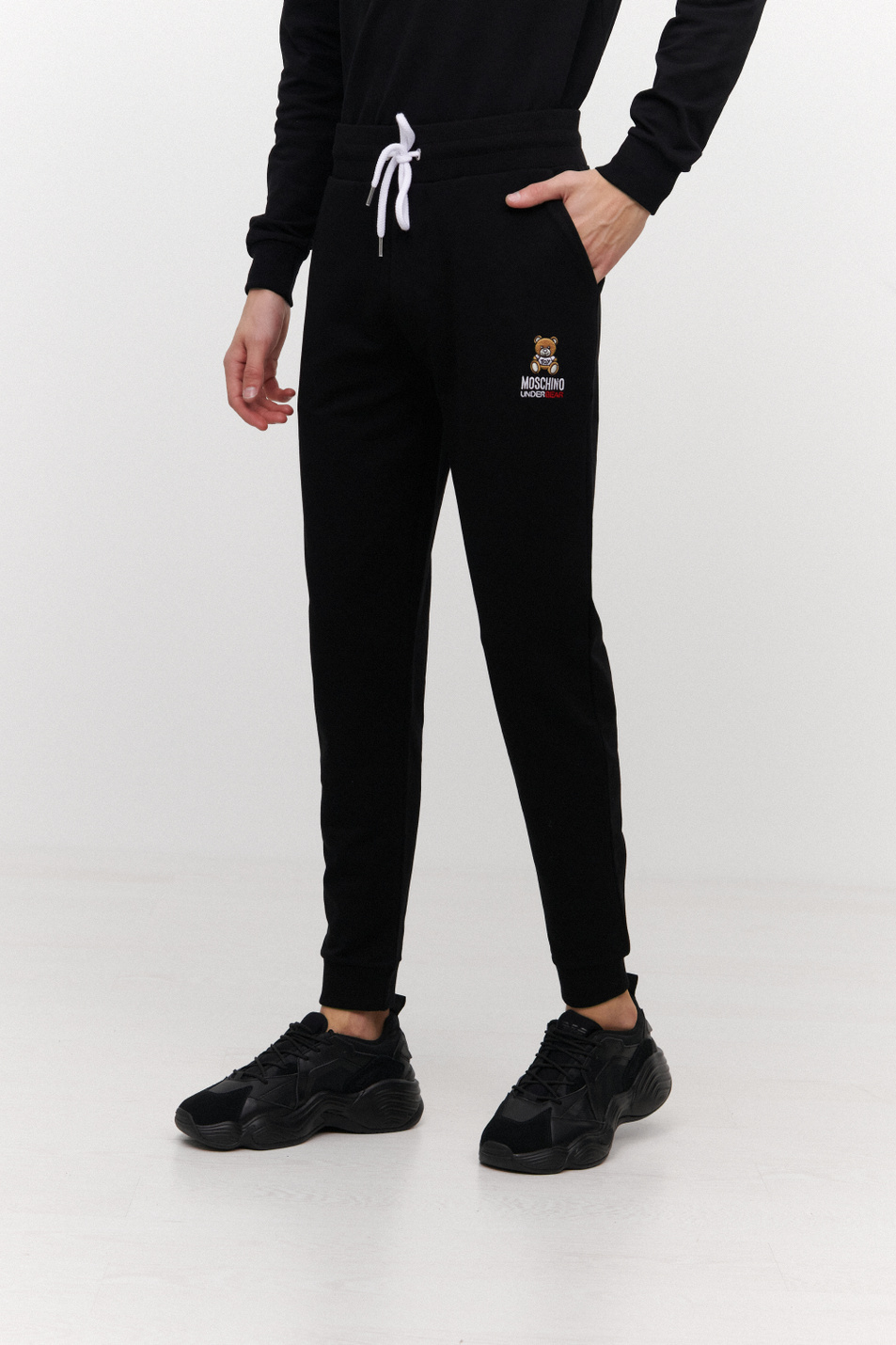 Брюки спортивные|Основной цвет:Черный Мужской MOSCHINO underwear Брюки спортивные (цвет ), артикул A4305-8106 | Фото 4