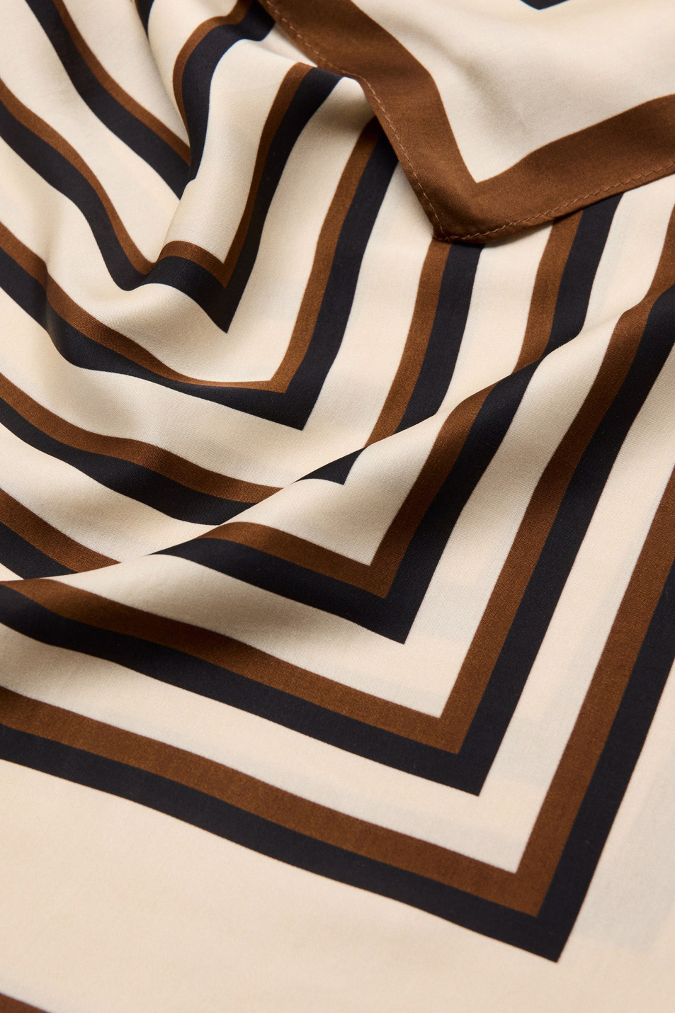 Женский Mango Платок GEOV с принтом (цвет ), артикул 27041203 | Фото 3