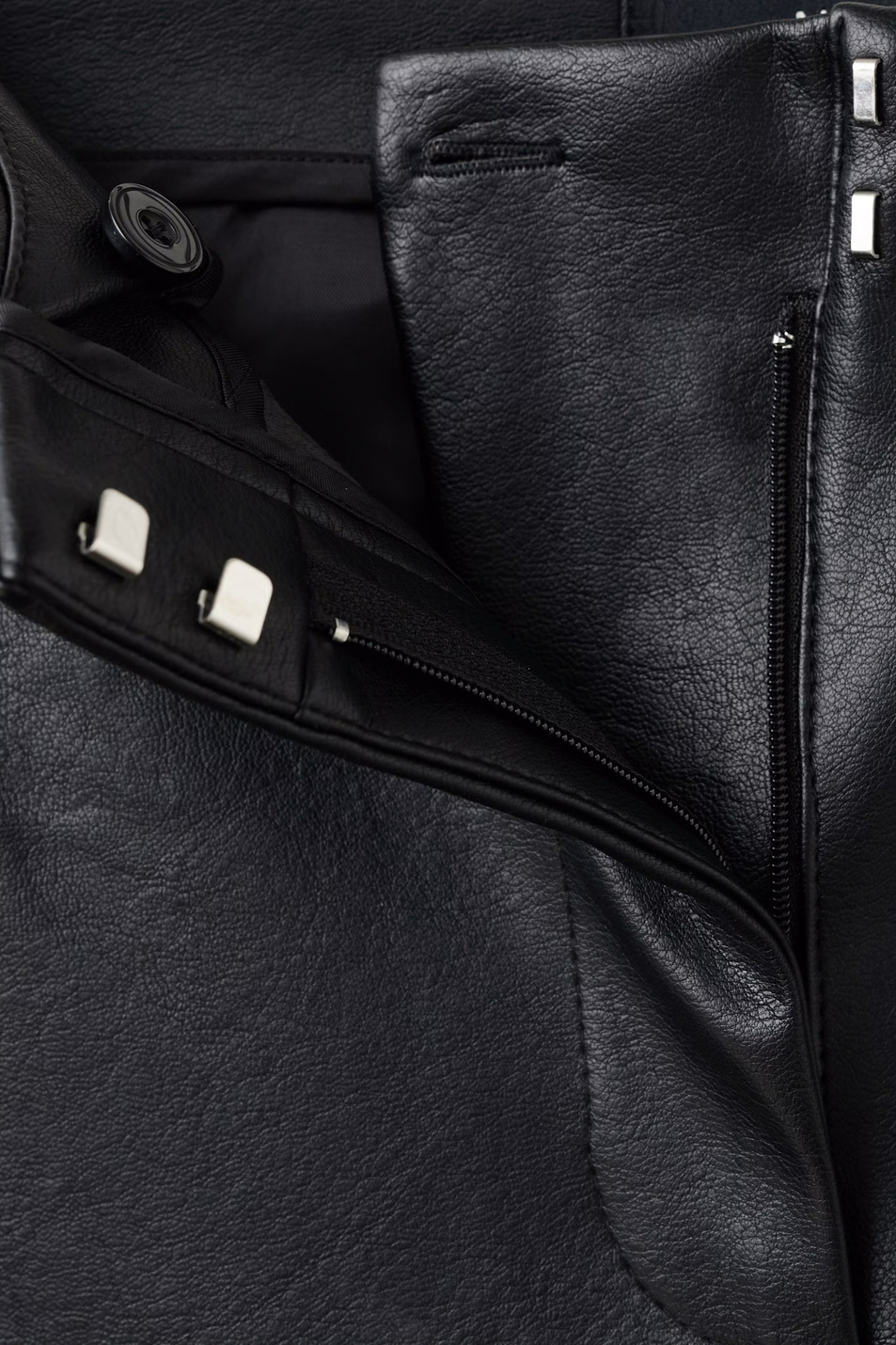 Женский Mango Брюки ARES из искусственной кожи (цвет ), артикул 17089109 | Фото 5