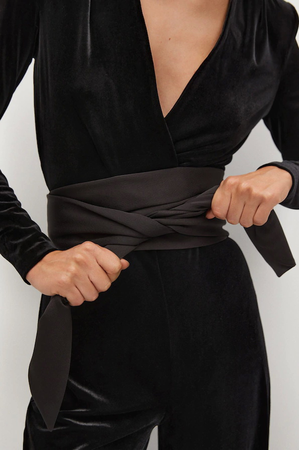 Комбинезон с бархатным поясом|Основной цвет:Черный Женский Mango Комбинезон с бархатным поясом (цвет ), артикул 77039215 | Фото 4