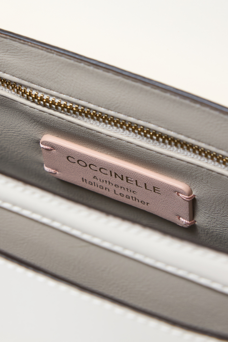 Женский Coccinelle Сумка C-ME SMALL из натуральной кожи (цвет ), артикул E1SSK180201 | Фото 4