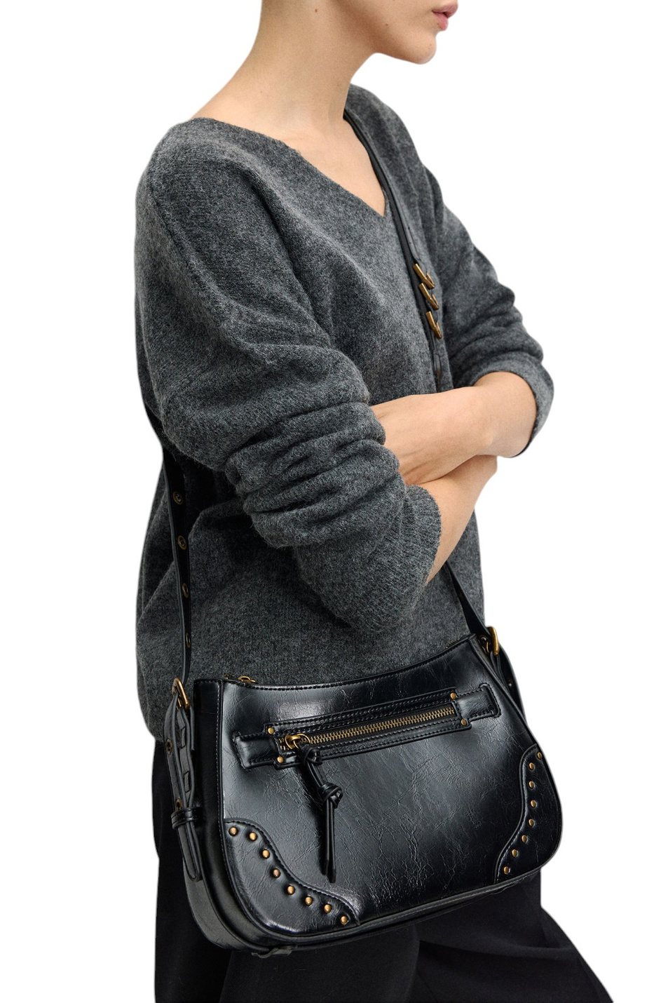 Сумка через плечо с заклепками|Основной цвет:Черный Женский Parfois Сумка через плечо с заклепками (цвет ), артикул 225502 | Фото 3