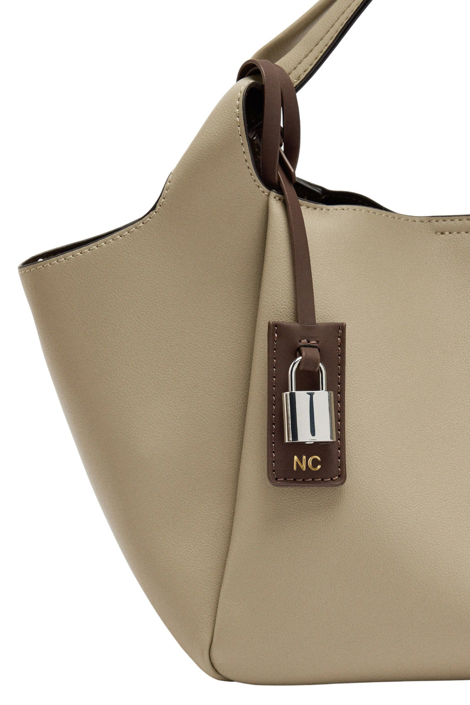 Женский Parfois Сумка-шопер с подвеской (цвет ), артикул 241281 | Фото 4