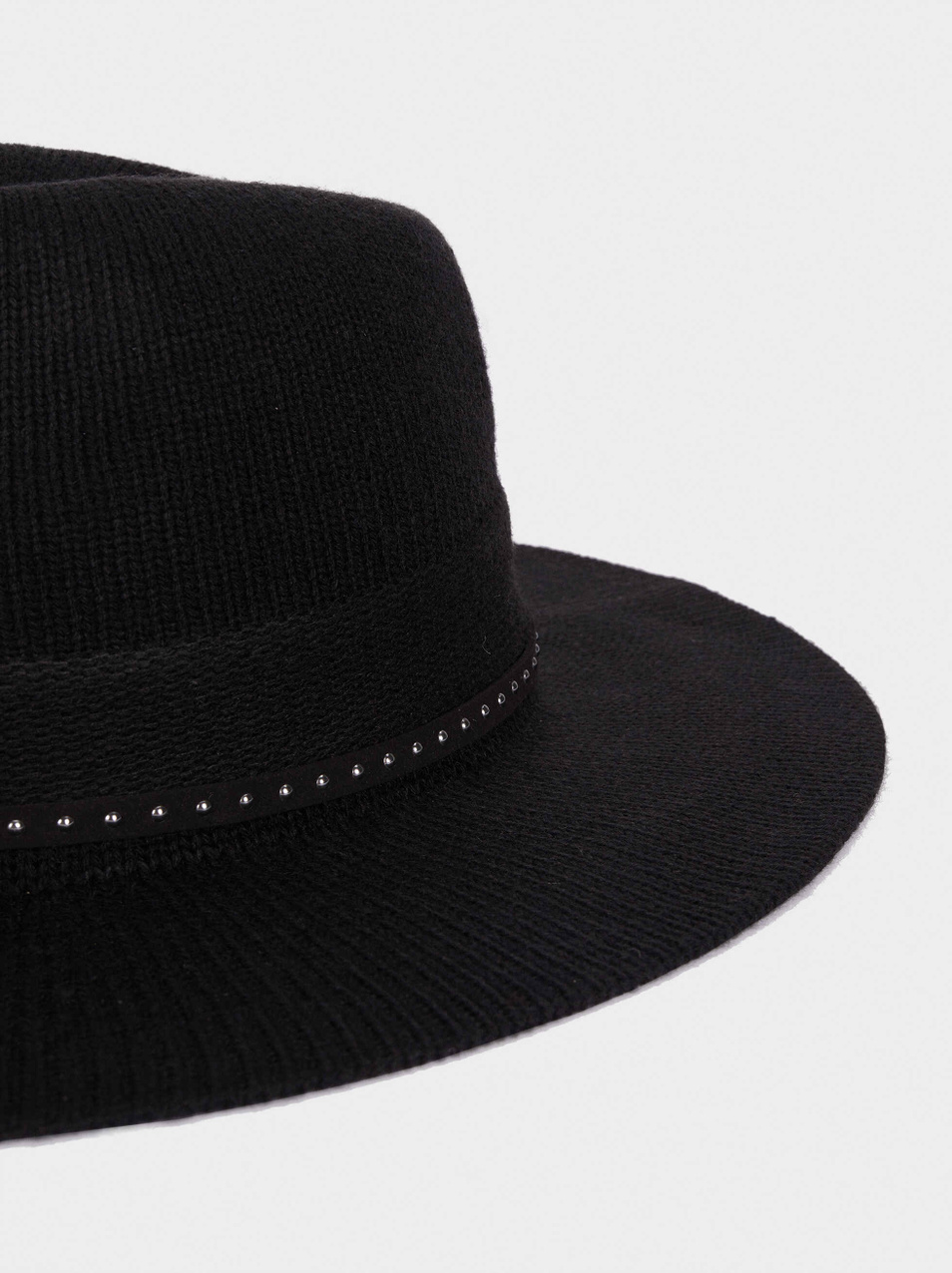 Parfois Вязаная шляпа с лентой и заклепками (цвет ), артикул 184323 | Фото 2