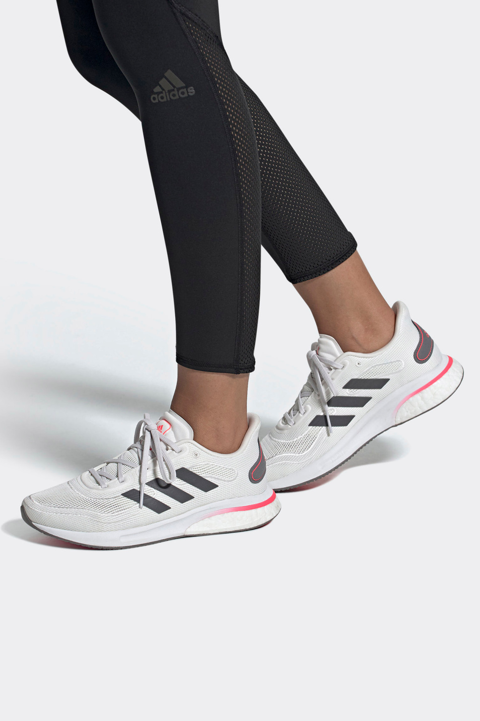 Женский Adidas Кроссовки для бега SUPERNOVA (цвет мультиколор), артикул FV6020 | Фото 2
